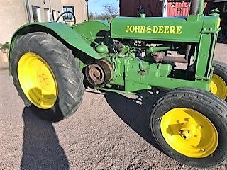 Veterantraktor - John Deere - AR. 1939. Fotogen. Renoverad och målad av tidigare ägare. Trots sin ål...